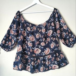 American Eagle Outfitters Off Shoulder Floral Top Size Medium